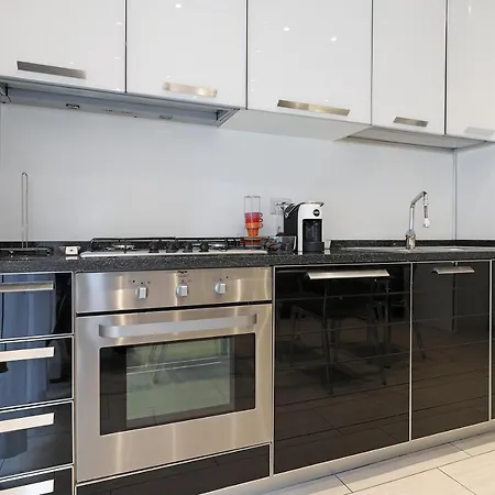 Piramide - Charme Roma