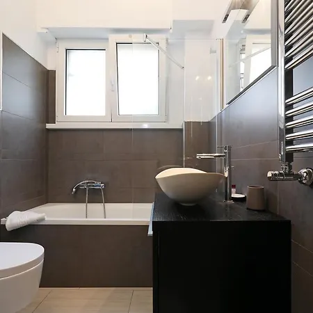 Piramide - Charme Appartement *